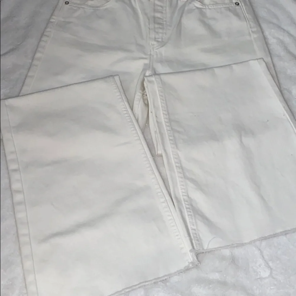 FREE PEOPLE WHITE FLARE JEAN